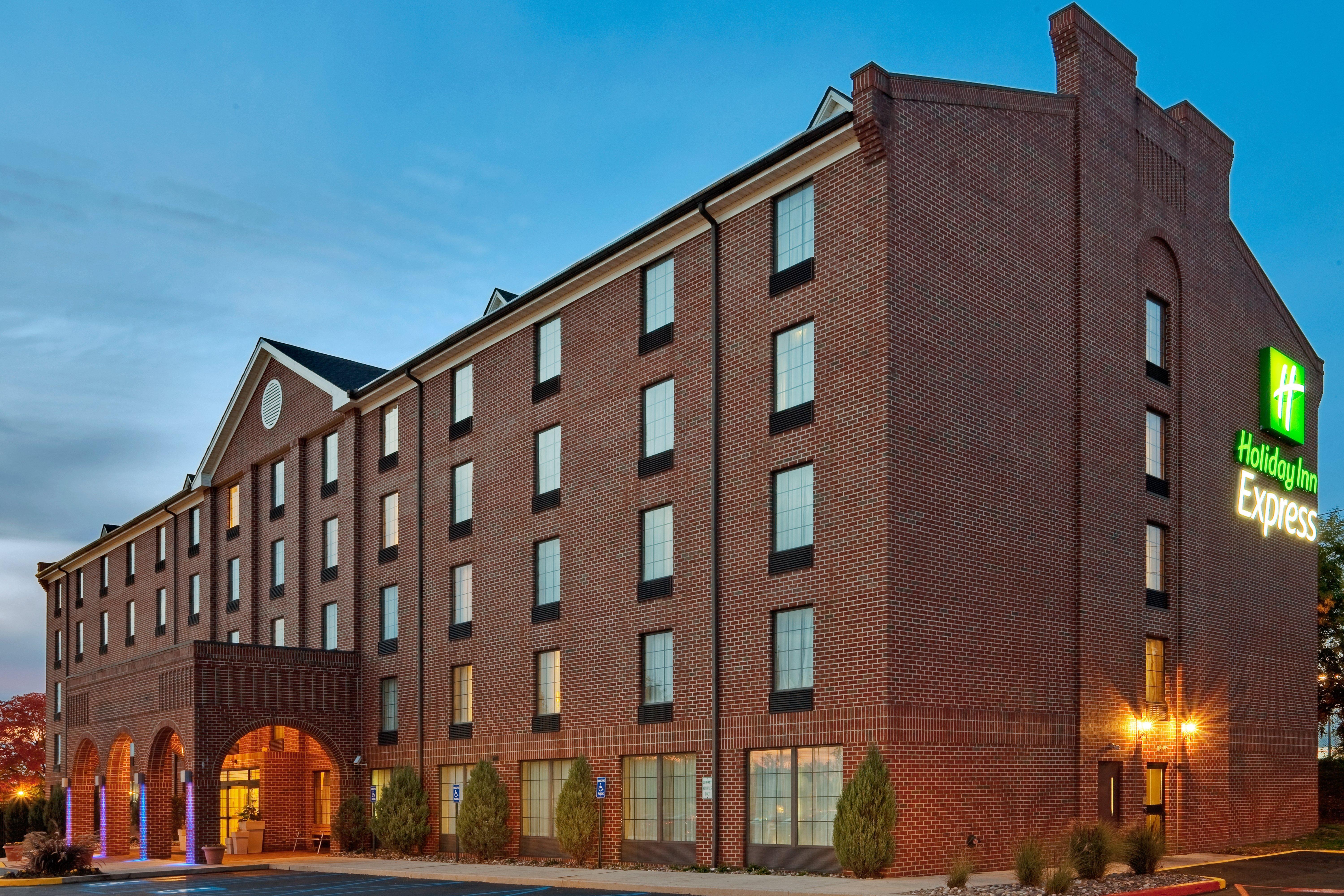 Holiday Inn Express Harrisburg East, An Ihg Hotel Екстер'єр фото