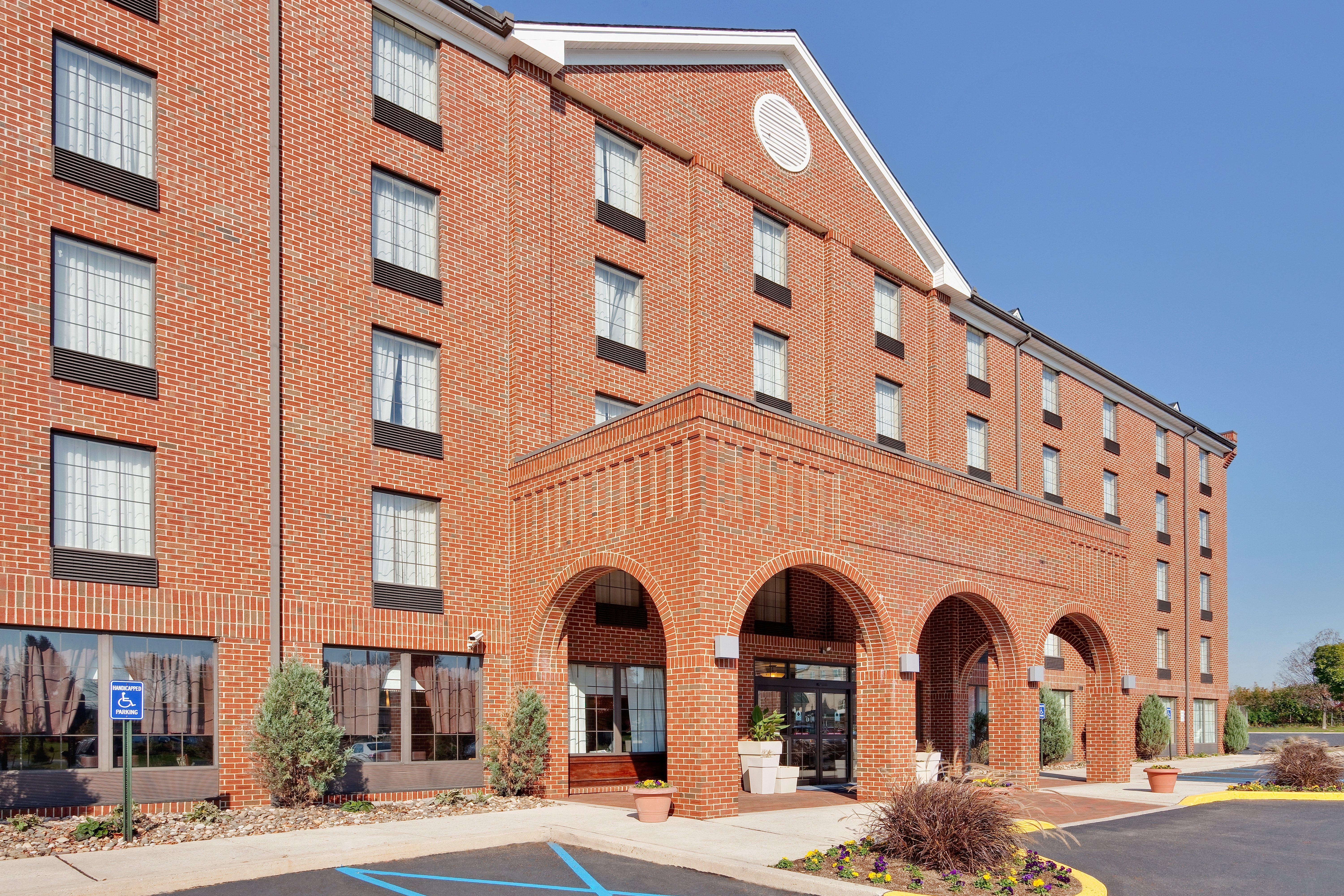 Holiday Inn Express Harrisburg East, An Ihg Hotel Екстер'єр фото