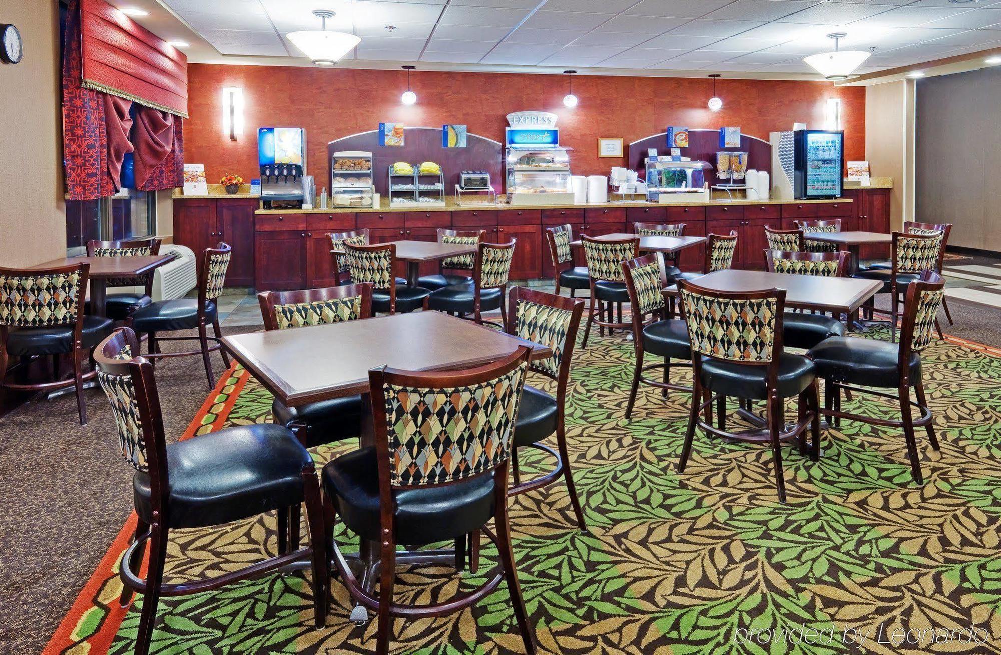 Holiday Inn Express Harrisburg East By Ihg Ресторан фото